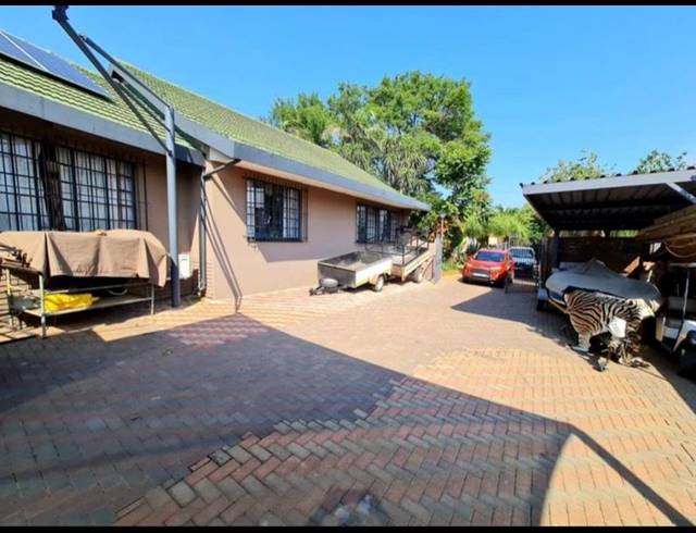 5 BEDROOM HOUSE FOR SALE IN WONDERBOOM